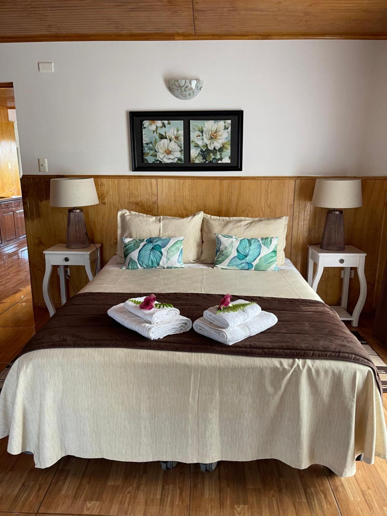 Teanehi Bed & Breakfast Hanga Roa Exterior foto